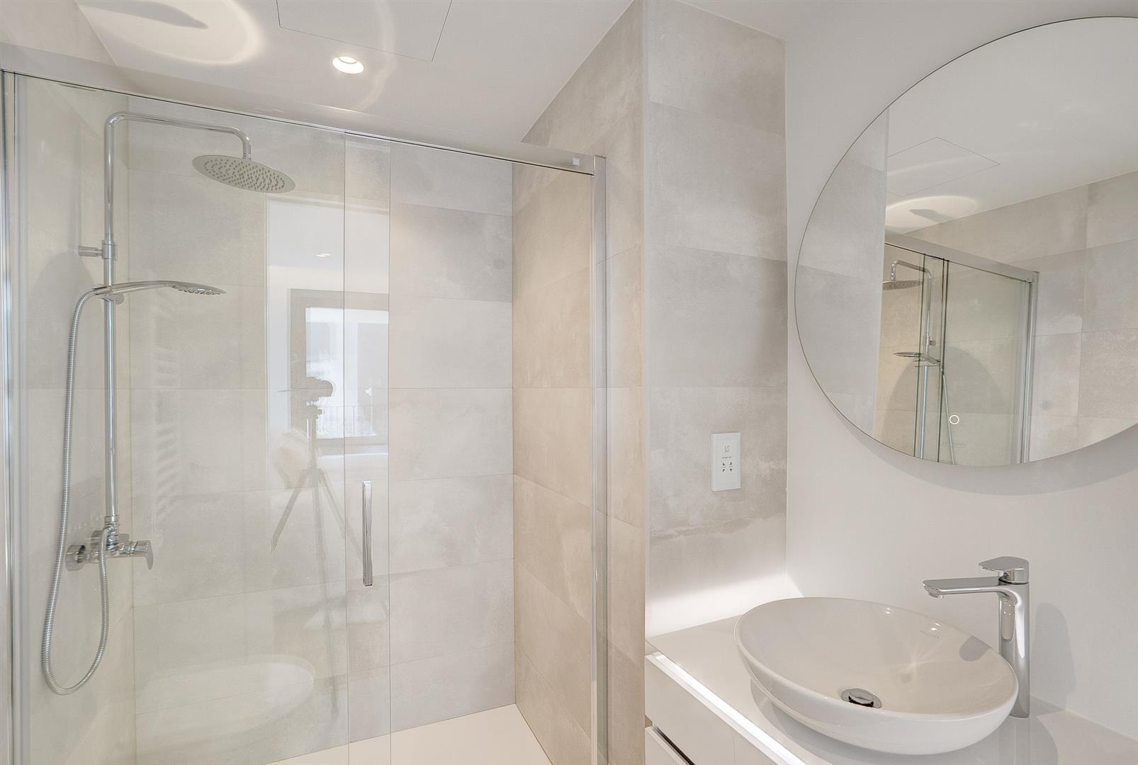 Image of House - 5 Bedrooms - 6 Bathrooms for Sale in North Gorge-Gibraltar, Image 24